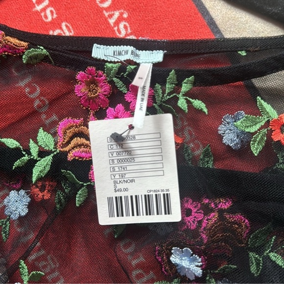 🌺Women’s Kimchi Blue Embroidered Floral Sheer Black Long Sleeve Top🌺 - Picture 5 of 9
